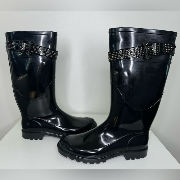 Burberry Black Check Buckle Rain Boots - Iconic Style Meets Functionality - Picture 1 of 7